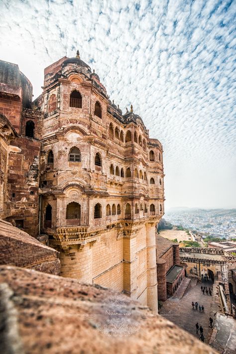 Rajasthan Fort, Indian Fort, Mehrangarh Fort Jodhpur, Hindu Architecture, Mehrangarh Fort, Royal Salute, India Travel Places, Backpacking India, India Architecture