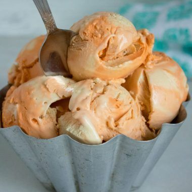 No Churn Orange Dreamsicle Ice Cream - 4 Sons 'R' Us Orange Dreamsicle Ice Cream, Soft Serve Ice Cream Recipes, Love Gelato, Blender Ice Cream, Orange Ice Cream, Ice Cream Recipes Machine, Creamy Ice Cream, Orange Dreamsicle, Churn Ice Cream