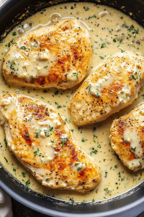 Creamy Garlic Chicken Garlic Parm Chicken Potato Skillet, Chicken On The Stove Recipes, Baked Chicken In Sauce, Creamy Oven Baked Chicken Thighs, Baked Chicken Cream Of Chicken, Creamy Garlic Chicken Crockpot, Chicken Winter Recipes, Creamy Chicken Thighs Recipes, Heavy Cream Chicken Recipe