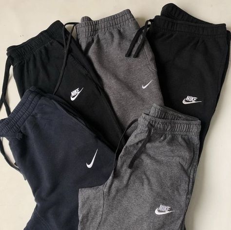 Nike Sweatpants Aesthetic, Nike Fits Outfits, Nike Sweats Outfit, Nike Clothes, Mode Swag, Cute Nike Outfits, Nike Sweats, Nike Joggers, Nike Sweatpants