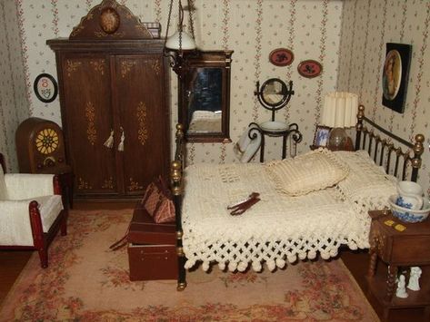 Removing Wallpaper, Wallpaper And Trim, Doll House Bedroom, Room Box Miniatures, Dollhouse Bedroom, Maids Room, English Decor, Doll House Plans, Dollhouse Projects