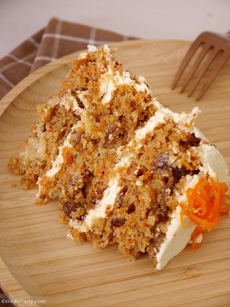 Carrot Layer Cake, Cake With Condensed Milk, Condensed Milk Cake, Cream Cheese Frosting Cake, Moist Cake, Cake With Cream Cheese Frosting, Cake Platter, Cream Cheese Frosting Recipe, Gourmet Dinner