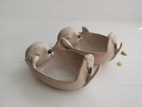 Otter Clay Dish, Otter Sculpture Clay, Clay Otter Diy, Pinch Pot Ideas Ceramics Animals, Otter Pottery, Otter Clay, Ceramic Otter, Clay Otter, Otter Ceramic