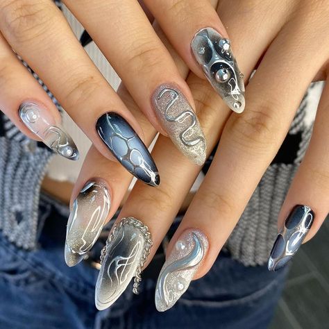 25 Trending Chrome Nail Designs to Try Nail Design Glitter, Airbrush Nails, Gothic Nails, Edgy Nails, Goth Nails, Grunge Nails, Her Nails, Pretty Gel Nails, Kawaii Nails