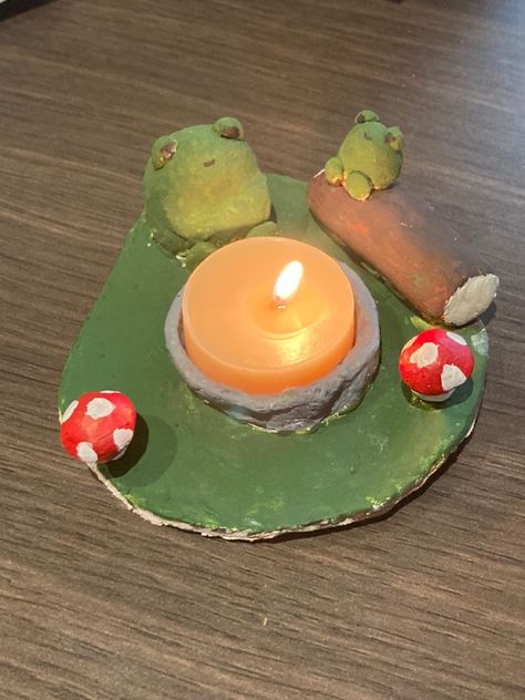 Clay Frog Ideas, Candle Tray Ideas, Clay Frogs, Frog Candle, Clay Frog, Clay Projects For Kids, Diy Pencil Holder, Clay Candle Holders, Clay Bear