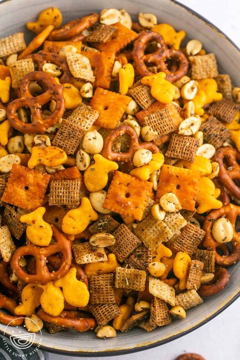 Homemade Chex Mix is a flavorful, savory snack that is perfect for any occasion. This Chex Mix recipe is easy to make and extra tasty too! Savory Chex Cereal Recipes, Old School Chex Mix Recipe, Yummy Chex Mix Recipes, Italian Chex Mix Recipe, Chef Mix Recipes Homemade, Bits And Bites Recipe Oven, Chex Mix Recipes With Worcestershire, Corn Checks Treats, Fall Chex Mix Recipes Puppy Chow