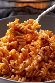 Sweet Pasta Recipes, How To Make Spicy Pasta, Healthy Foods For Lunch, How To Make Pasta Recipes, Easy 5 Minute Recipes, Easy Pasta Recipes Few Ingredients, Easy Pasta Ideas, Food In 5 Minutes, Vegan Vodka Pasta