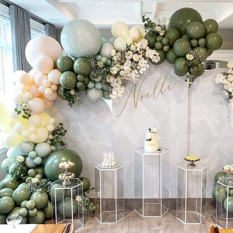 Mint Green Baby Shower Ideas, Green Quinceanera Theme, 30th Ideas, Mint Green Wedding, Green Quinceanera, 18th Birthday Decorations, 13 Birthday, Christening Ideas, 1 Balloon