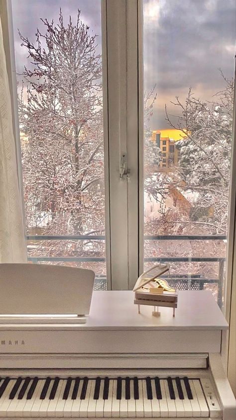 Winter window and piano Piano Room Decor, Snow Ideas, Pink Piano, Piano Aesthetic, Piano Practice, European Aesthetic, Piano Room, Enjoy Time, Window View