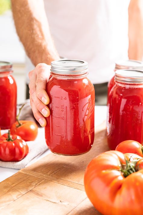 Canning Tomato Juice, Homemade Tomato Juice, Canned Recipes, Tomato Juice Recipes, Canned Tomato Juice, Wyse Guide, Roasted Red Pepper Soup, Canning Food, Summer Tomato