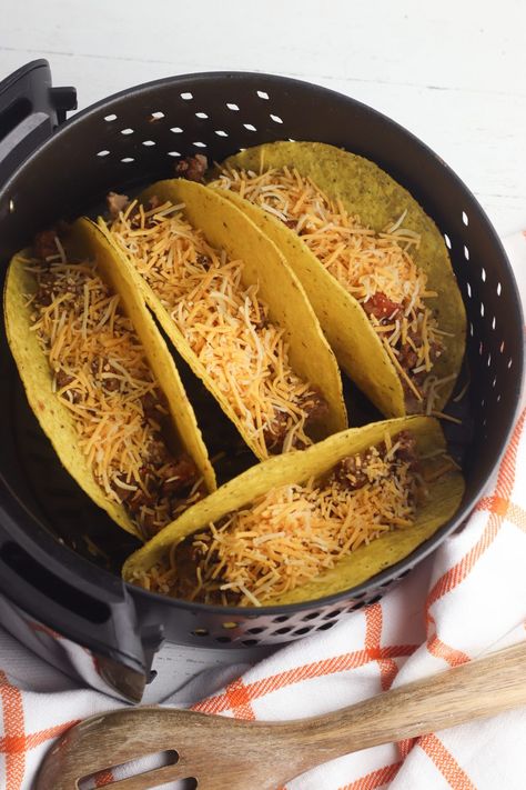 Chicken Tacos Air Fryer, Tacos In Air Fryer, Easy Air Fryer Recipes Healthy, Tacos Air Fryer, Air Fryer Tacos, Healthy Air Fryer Dinner, Shredded Chicken Tacos, Air Fryer Cooking Times, Cooks Air Fryer