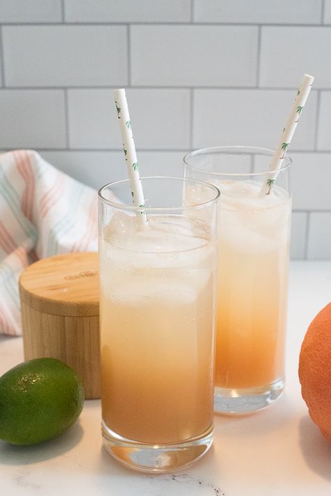 Sparkling Water Recipes, Hop Water, Paloma Cocktail, Grapefruit Soda, Non Alcoholic Cocktails, Alcoholic Cocktails, Sparkling Drinks, Best Easy Recipes, Lime Soda