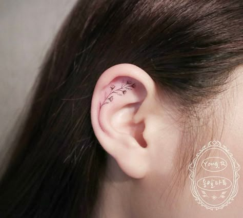 Helix Tattoo Ideas, Cartilage Tattoo, Inner Ear Tattoo, Small Face Tattoos, Wrist Tattoo Cover Up, Behind Ear Tattoos, Flower Wrist Tattoos, Geniale Tattoos, Face Tattoos