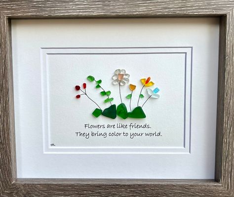 Friends Are Like Flowers, Broken Glass Crafts, Sea Glass Artwork, Sea Glass Art Diy, Framed Flower Art, Sea Glass Art Projects, Seaglass Art, Beach Glass Crafts, Tulips Art