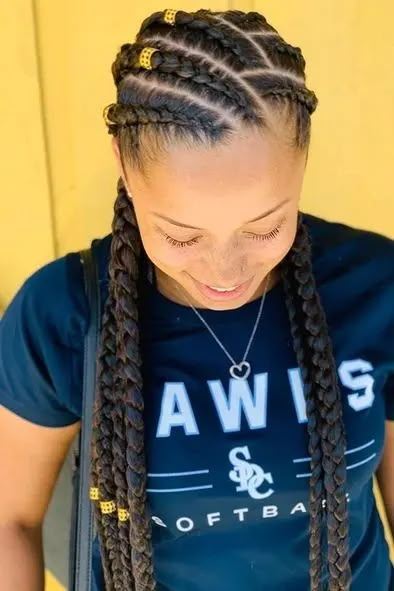 Cornrows Ideas, Sunkissed Hair, Cornrows Braids For Black Women, Mom Cut, Chunky Highlights, Braided Hairstyles For Black Women Cornrows, Feed In Braids Hairstyles, African Hair Braiding Styles, Hair Brunette