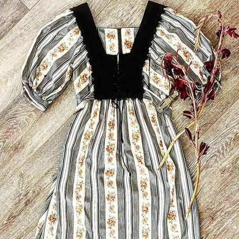 Annie on Instagram: "🌙Coming soon! Incredible 1970s Jody T Edwardian revival style dress with black velvet lace up bodice 🥀 Such a gorgeous dress! Tag requests welcomed🌙 #1970svintage #1970sdress #victorianrevival #gunnesax" 1970s Dresses, Gunne Sax, Velvet Lace, Golden Hour, Style Dress, Gorgeous Dresses, Black Velvet, Bodice, 1970s