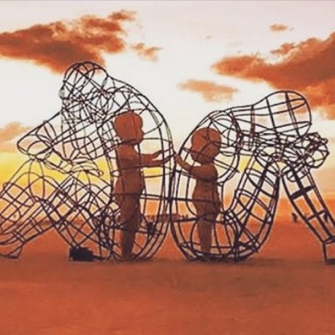 My favorite art at Burningman this year! Two adults fighting reflected by the outer cage back to back....while the inner child just wants to be loved and connect....reaching out to each other. At night the inner child glows. Soul Connection, Art Theme, Life Thoughts, Human Connection, Human Art, Studio Art, Man Photo, Diy Art Painting, Art Board