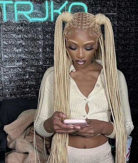 Black girl with long blonde box braids Half Up Half Down Braid, Box Braid Hair, Blonde Layered Hair, Cornrows Styles, Braided Styles, Blonde Braids, Cute Box Braids Hairstyles, Box Braid, Pretty Braided Hairstyles