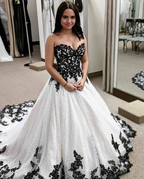 White Gothic Wedding Dress, Dark Wedding Dresses, White And Black Wedding Dress, Black And White Wedding Dress, Black White Wedding Dress, Goth Wedding Dresses, Black Lace Prom Dress, Black Wedding Gowns, Ball Gown Prom Dresses