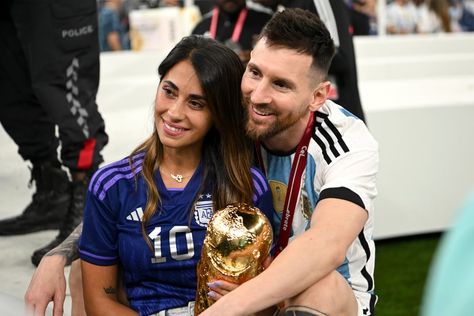 Lionel Messi Wife, Diana Sisters, Messi And Wife, Lionel Messi Family, Antonella Roccuzzo, Ronaldo Pictures, Messi Photos, 2022 Fifa World Cup, Messi Argentina