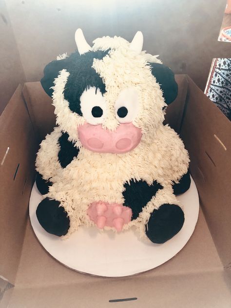 Cow Birthday Cake, Cow Cake, Cow Birthday Parties, Whiskey Cake, Cow Cakes, Barnyard Birthday Party, Cow Baby Showers, Farm Themed Birthday Party, Cow Birthday