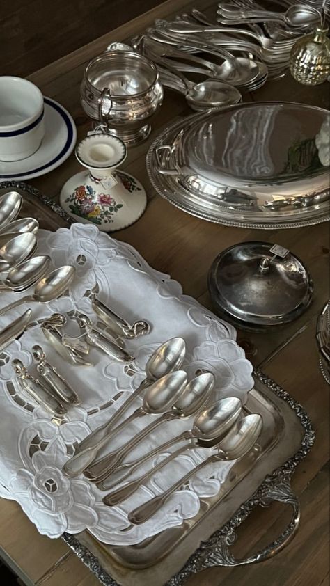 Vintage Cutlery Aesthetic, Ritz Aesthetic, Dinner Party Tablescapes, Forest Birthday Party, Antique Aesthetic, Host Dinner Party, Party Tablescapes, Dinner Party Table, Tea Party Wedding