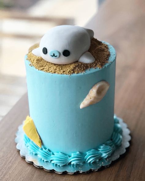 Birthday Cake Ideas Animals, Ocean Animals Cake, Seal Themed Birthday Party, Seal Birthday Cake, Seal Birthday Party, Cute Animal Cakes, Ocean Cake Ideas, Sea Animal Cake, Animal Themed Cake