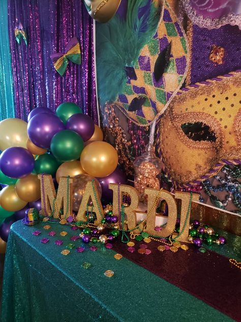 Mardi Gras 21st Birthday Party, Mardi Gras Theme Birthday Party, Mardi Gras Gala Decorations, Mardi Gras Dance Theme, Sweet 16 Mardi Gras Theme, Mardi Gras Homecoming Theme, Mardi Gras Sweet 16 Party, Mardi Gras Prom Theme, Mardi Gras Balloons