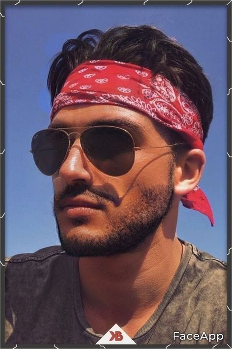 Music Festival Outfits Men, Cochella Outfits Boho, Mens Festival Fashion, Bandana Outfit, 90s Fashion Outfits Hip Hop Party, Festival Outfits Men, Coachella 2019, Bandanas Men, Look Festival