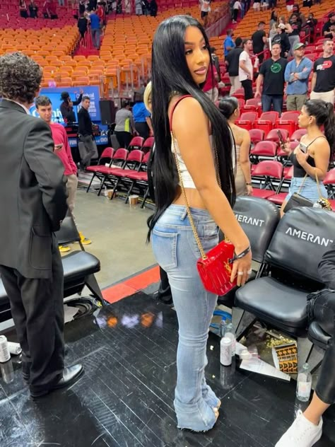 Black Baddies Outfit, Basketball Game Outfit Women, Basketball Game Outfit, Rubi Rose, Heat Basketball, Nba Outfit, Red Chanel, Boujee Outfits, Basketball Clothes