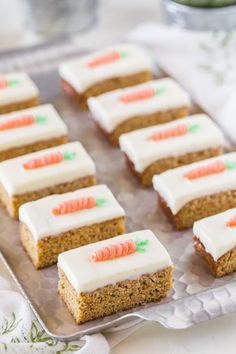 Carrot Cake Bars With Cream Cheese Frosting - moist, sweet and perfectly spiced! Bars With Cream Cheese Frosting, Bars With Cream Cheese, Carrot Cake Bars, Cream Cheese Bars, Bar Cake, Desserts Ideas, Healthy Easter, Mini Torte, Easter Desserts