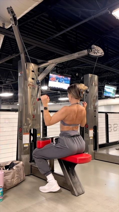 Whitney Simmons on Reels | Gymshark Minimal, Back And Biceps Workout, Straight Arm Pulldown, Barbell Row, Whitney Simmons, Face Pulls, Lat Pulldown, Biceps Workout, Bicep Curls