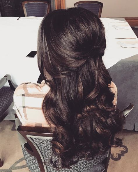 BOTIAS on Instagram: “KULLI// half up half down was the chosen hair style for my bride Kulli and twin sister. Soft pretty and natural. #halfuphalfdown…” Wedding Hairstyles For Women, Hairstyles Theme, Half Up Wedding Hair, Wedding Hair Half, Bridesmaid Hair Makeup, Half Up Half Down Hairstyles, Quince Hairstyles, Wedding Hair Inspiration, Half Up Half Down Hair