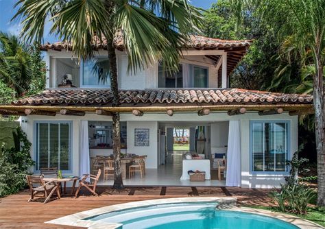 Dream Beach House In Brazil. Architect Mauro Cid of CID Arqitetura turned an old beach house in Manguinhos, Brazil into a dream paradise. Photograph: Andre Nazareth White Bungalow, Beach Houses Architecture, Tropical Beach Houses, Beachfront House, Dream Beach Houses, Casas Coloniales, House Beach, Tropical House, Beach House Design