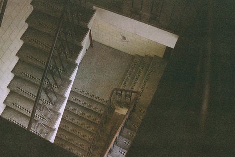 Action Movie Aesthetic, Cinematic Horror Shots, Interior Cinematography, Stairs Cinematography, Cinematic Composition Cinematography, Liminal Staircase, Homework Inspiration, Architecture Stairs, Stairs Interior