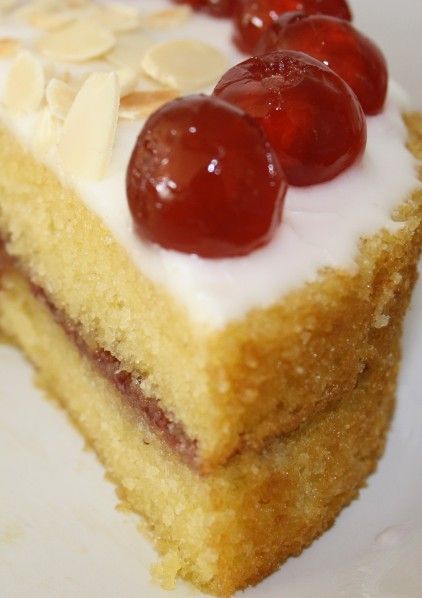 Cherry Bakewell Cake: A proper crowd pleaser! – Cupcake Sisters Cherry Bakewell Cake, Bakewell Tart Recipe, Bakewell Cake, Witch Recipes, Cherry Cake Recipe, Almond Tart, Cherry Bakewell, Tray Bake Recipes, Bakewell Tart