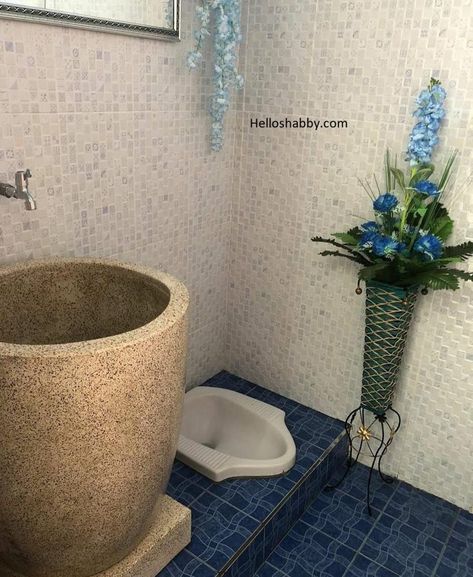 15 Desain Kamar Mandi Minimalis dengan Kloset Jongkok 12 Wc Jongkok, Squat Toilet, Toilet Hotel, Toilet And Bathroom Design, Navy Bathroom, Bathroom Design Decor, Double Sink Bathroom, Vanity Decor, Blue Bathroom