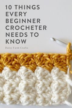 Learn Crochet Beginner, Daisy Farm Crafts, Easy Beginner Crochet Patterns, Beginning Crochet, Daisy Farm, Crochet 101, Crochet Hack, Crochet Stitches Guide, Crochet Geek