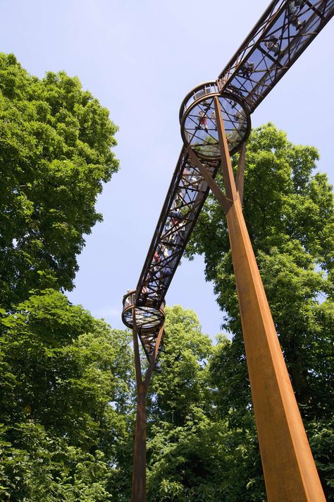 Kew Garden's Tree Top Walkway opened on 24th May 2008, Kew’s Year of the Tree, to over 9,000 visitors. The Walkway is a thrilling experience, taking visitor... Sky Walk, Sky Bridge, Tree Canopy, Tree Top, Green Architecture, London Park, Pedestrian Bridge, Bridge Design, Kew Gardens