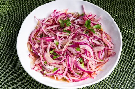 SALSA CRIOLLA (RED ONION DRESSING) - The Genetic Chef Peruvian Dishes, How To Make Salsa, Peruvian Recipes, Salsa Recipe, Red Wine Vinegar, Fresh Cilantro, Genetic, Red Onion, Lentils