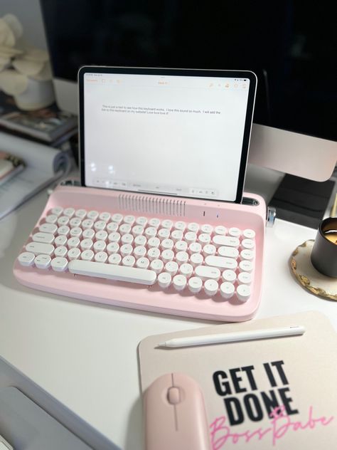 Cute Keyboards For Ipad, Retro Bluetooth Keyboard, Cute Ipad Cases With Keyboard, Ipad Bluetooth Keyboard, Wireless Keyboard For Ipad, Pink Ipad With Keyboard, Type Writer Keyboard Ipad, Pink Aesthetic Keyboard, Ipad And Keyboard