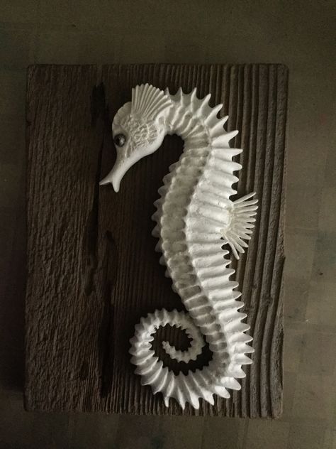 Sea Horse Sculpture, Sea Animal Clay Sculpture, Clay Sea Animals, Clay Seahorse, Seahorse Sculpture, Old Fence Boards, Painting Textured Walls, Seahorse Art, Fence Boards