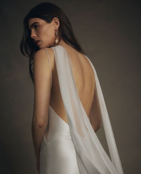 Known for her modern gowns with classic undertones, @katherinetash's new bridal collection "Paradise 2025" balances trend-conscious details with timeless sophistication, perfect for brides seeking clean lines and restrained details. Check out the gowns via the article link on our bio! Katherine Tash, Modern Gowns, Mini Gown, Modern Gown, Wedding Scarf, Veil Accessories, Silk Neck Scarf, Neck Scarf, Bridal Designs