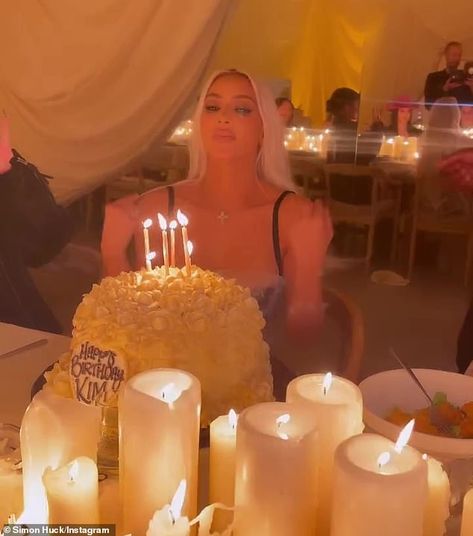 Kim Kardashian Birthday, Happy 42nd Birthday, Multi Layer Cake, 42nd Birthday, 21st Birthday Cakes, 30th Bday, October 2022, 25th Birthday, Kardashian Jenner