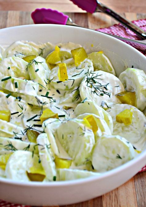 Creamy Cucumber Salad, Quick Side Dishes, Creamy Cucumbers, Ribs On Grill, Cucumber Recipes, Pickle Juice, Salad Side Dishes, Net Carbs, Cucumber Salad