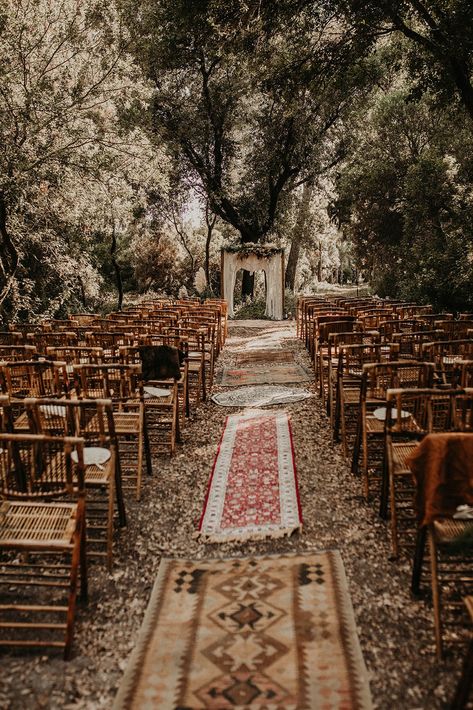 Wedding Aisles, Modern Wedding Ceremony, Forest Theme Wedding, Stile Boho Chic, Wedding Ceremony Ideas, Wedding Ceremony Traditions, Eco Friendly Wedding, Ceremony Ideas, Future Wedding Plans