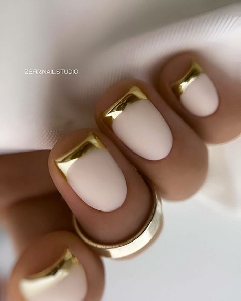 French Nails With Gold Accent, Unghie Nail Art, Polish Design, Gold Nail, Her Nails, New Year's Nails, Elegant Nails, Minimalist Nails, Fabulous Nails