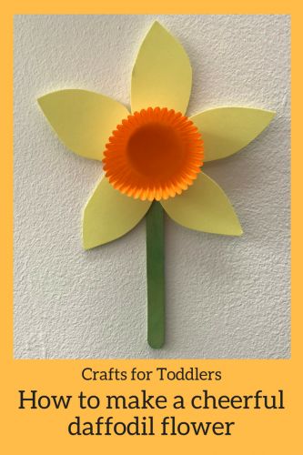 Flowers Crafts Preschool, Påskeaktiviteter For Barn, Daffodil Craft, Spring Flower Crafts, Crafts For Toddlers, Crafts Preschool, Spring Crafts For Kids, Wine Bottle Diy Crafts, Daffodil Flower