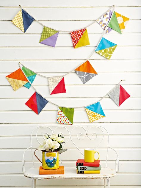 Diy Party Bunting, Bunting Ideas Unusual, How To Make Bunting, Clare Youngs, Bunting Tutorial, Bunting Template, Princess Ideas, Make Bunting, Bunting Diy