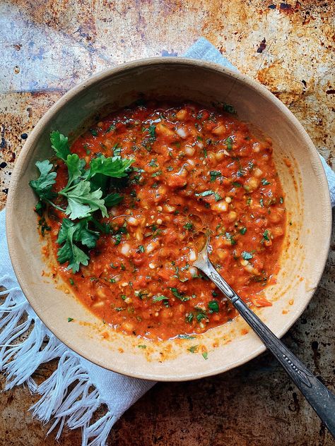 Charred Tomato, Jalapeno and Red Bell Pepper Salsa. — Life Limon Y Sal Charred Salsa Recipe, Bell Pepper Salsa Recipe, Bell Pepper Salsa, Easy Tomato Salsa, Tomato Salsa Recipe, Pepper Salsa, Varieties Of Tomatoes, Spicy Salsa, Dinner Is Served